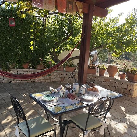 Piccolo Trullo Ostunese Le Jardin De Sophie' Ostuni Exterior foto